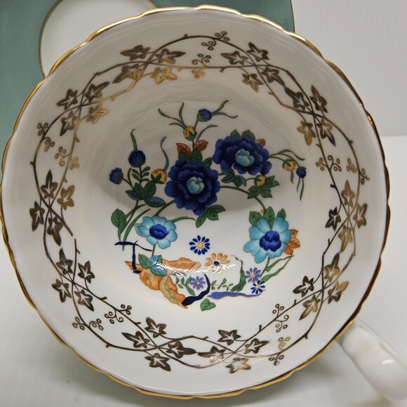 Aynsley England Marlina on Sage Green Oban Shaped Teacup and Saucer - Picture 3 of 5